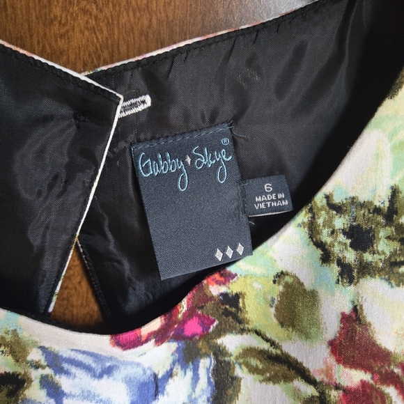 Gabby Skye Floral Watercolor Two Peice Dress Size 6 New Without Tags - Picture 7 of 9
